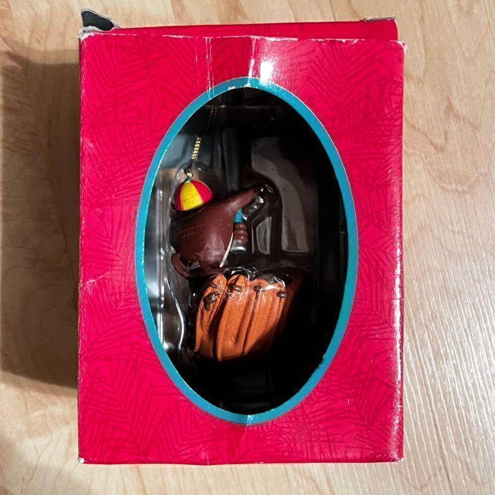 Vintage Looney Tunes 1996 Tasmanian Devil Baseball Collectible Ornament - Picture 5 of 5